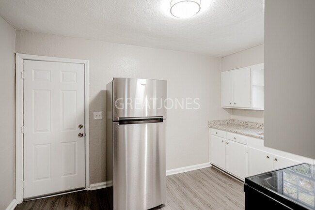 Building Photo - REDUCED! - PICK YOUR GIFT OF $200 OFF YOUR...