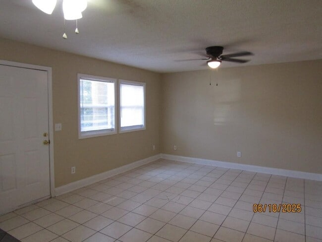 Building Photo - 4150 Horseshoe Rd N