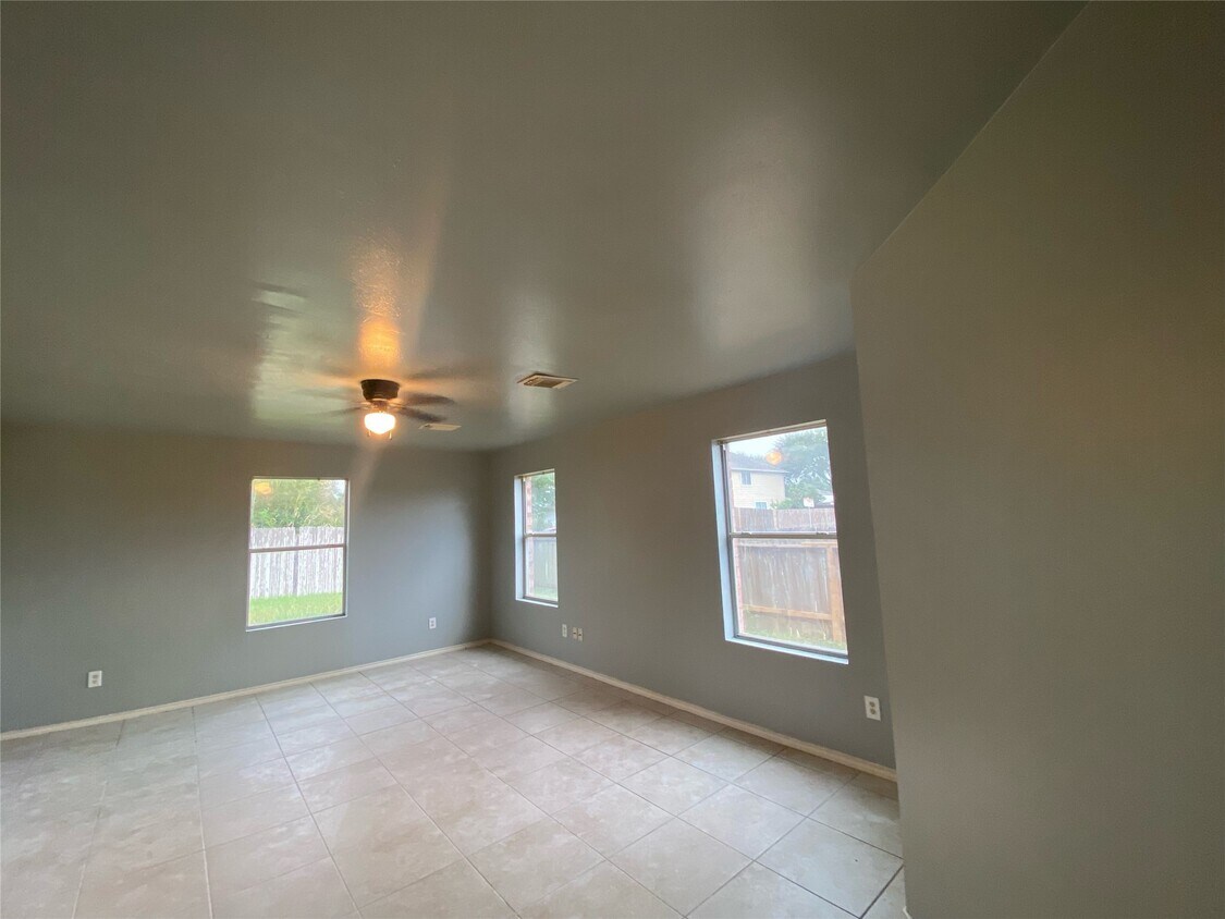 Foto del edificio - 19706 Shores Edge Dr