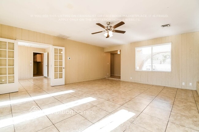 Building Photo - 429 E 10th Dr