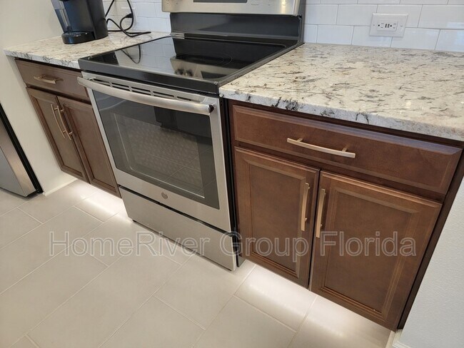 Foto del edificio - 7439 Beach Walk Place