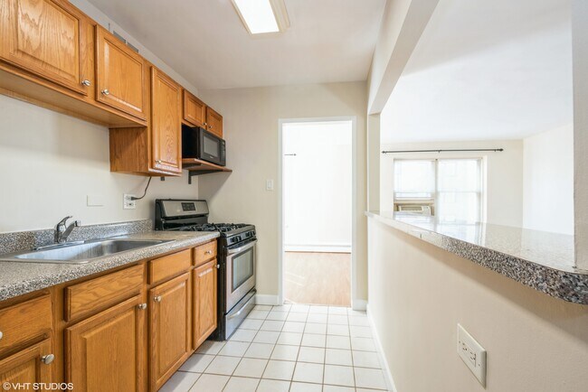 Foto del edificio - 4920 N Marine Dr