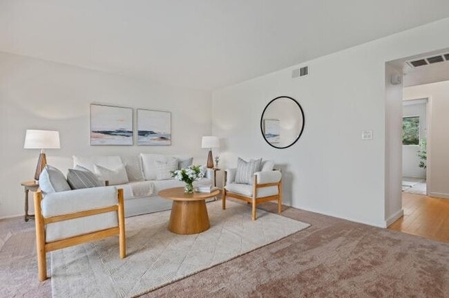 Foto del edificio - 1070 Miramonte Dr