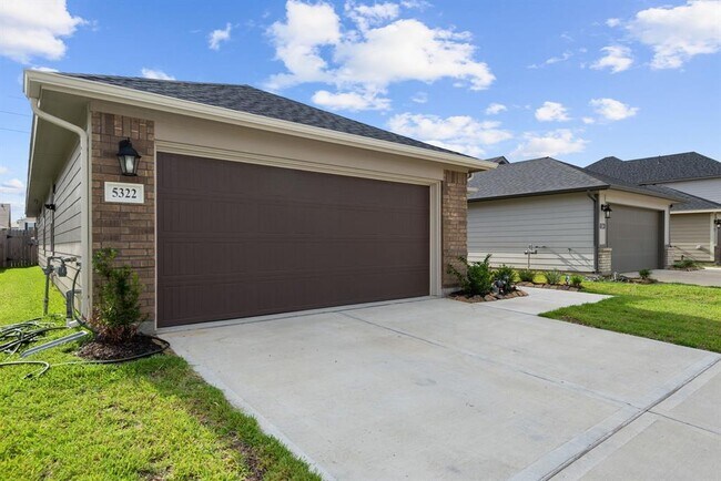 Building Photo - 5322 Sunway Dr