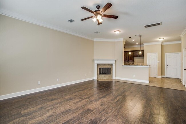Building Photo - 2865 Westhollow Dr