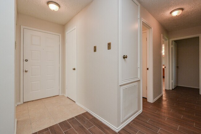 Foto del edificio - 6206 Bryant Pond Dr