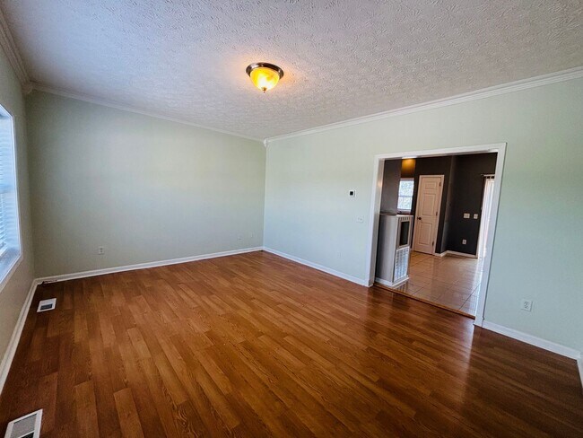 Foto del edificio - 1626 Providence Blvd NW