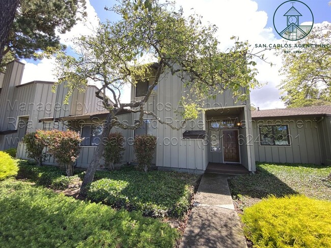 Foto del edificio - Newly Remodeled Pacific Grove 3 Bed 2.5 Ba...