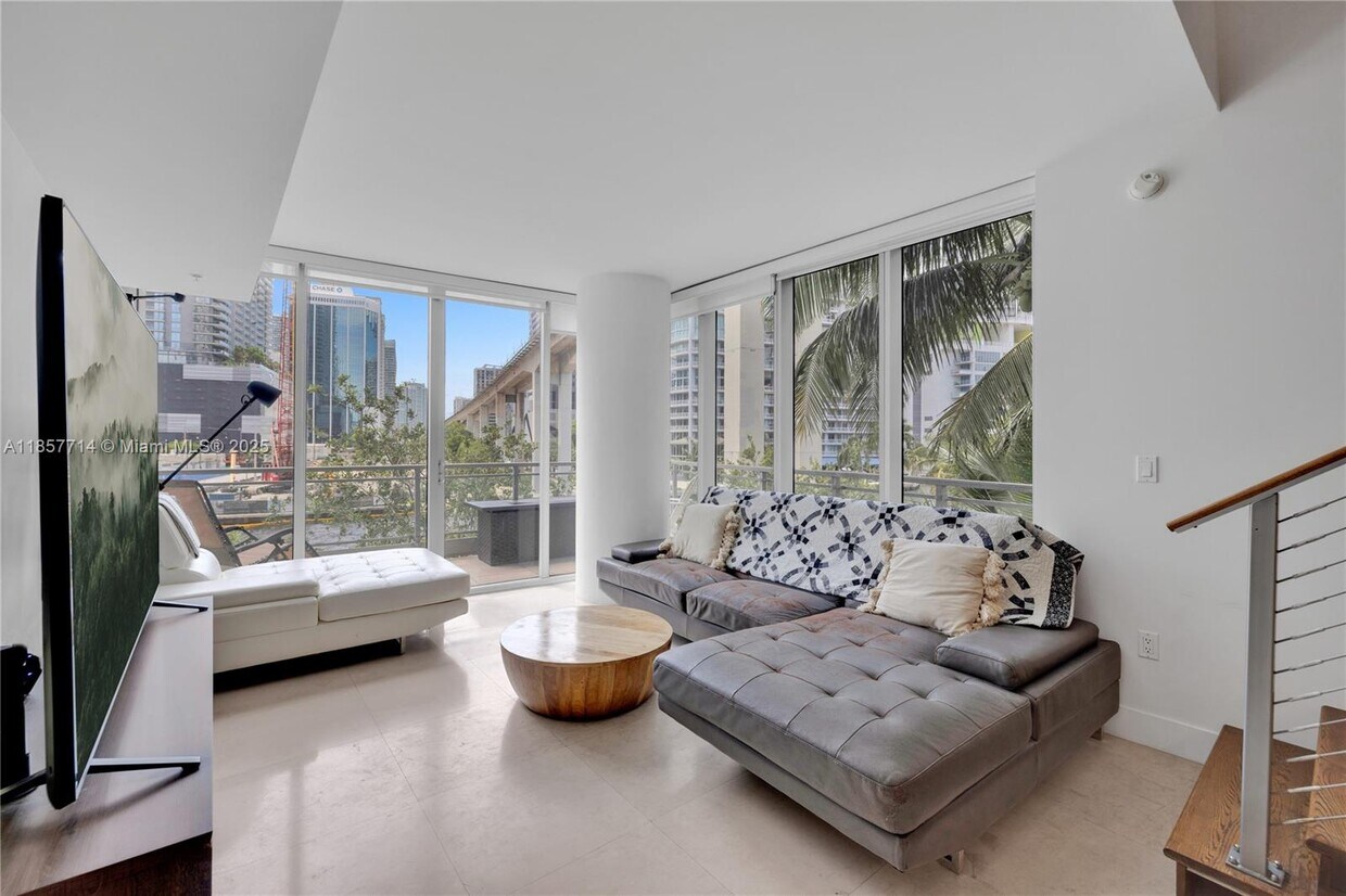 Foto principal - 92 SW 3rd St