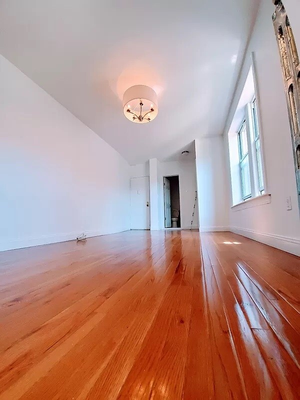 Foto del edificio - 39-26 62nd St