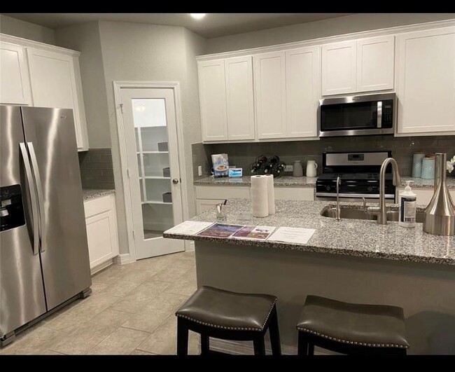 Building Photo - 135 Teralyn Grv Lp