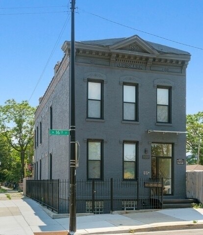 Building Photo - 1001 W 16th St