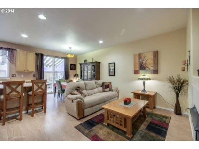 Photo - Spacious 3-Bedroom Townhouse with Open Liv...