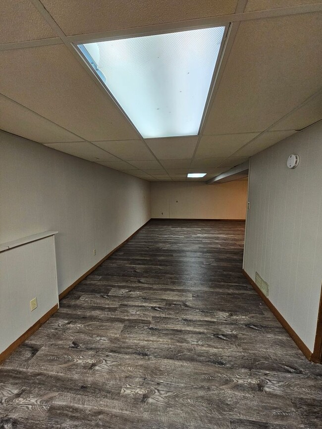 Building Photo - 3212 Greenbrier Dr. Bettendorf, IA 52722