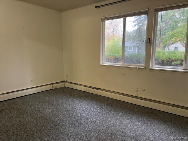 Foto del edificio - 6482 Riverdale Rd