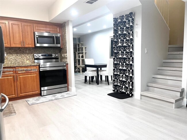 Foto del edificio - 20200 W Country Club Dr