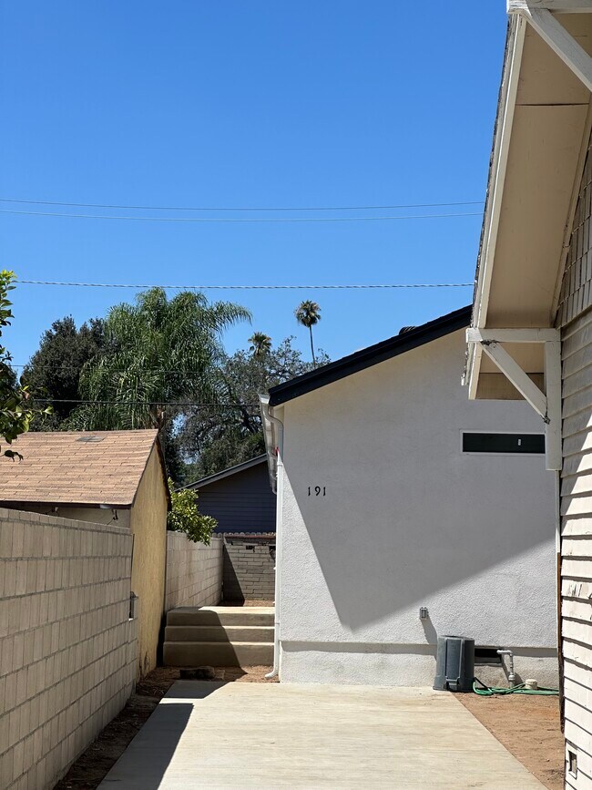 Building Photo - 191 S Roosevelt Ave