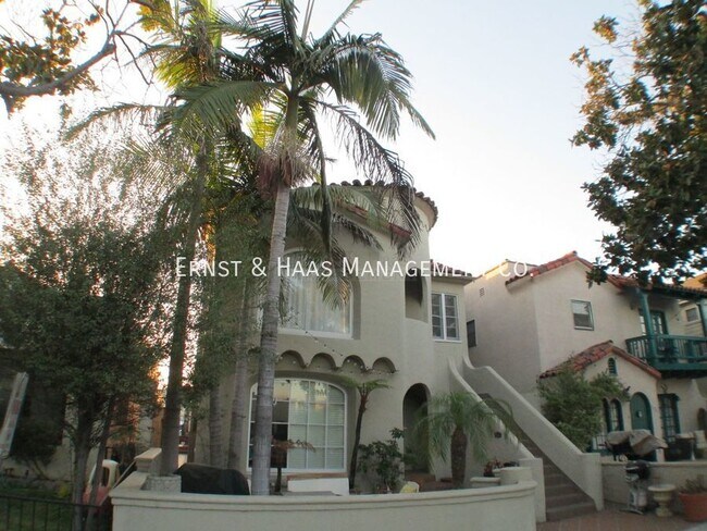 Foto del edificio - Beautiful 2 bedroom Spanish Upper in Belmo...