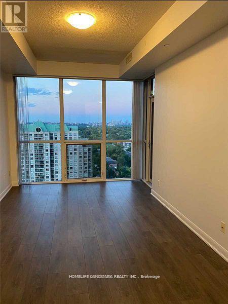 Photo du bâtiment - 5162 Yonge St