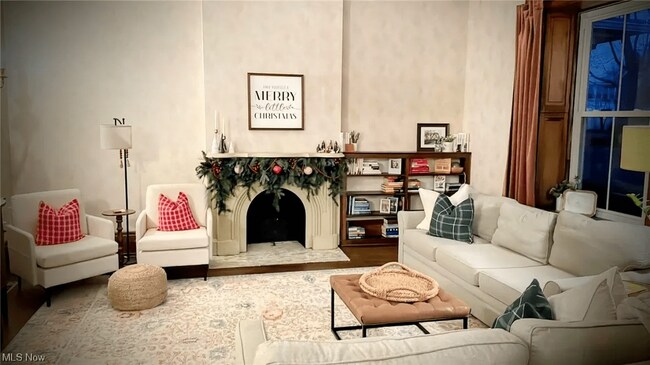 Building Photo - 501 5th St