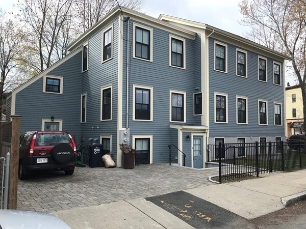 Building Photo - 156 Hampshire St