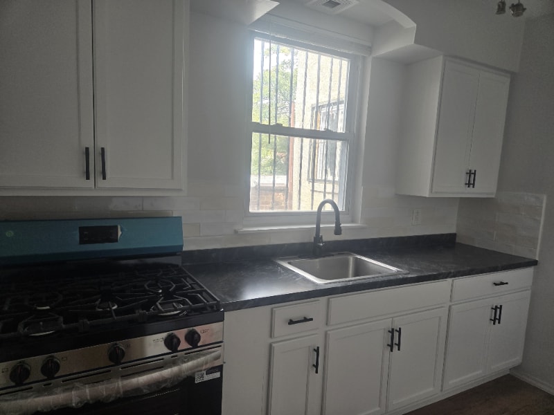 Primary Photo - 1149 S Orange Ave