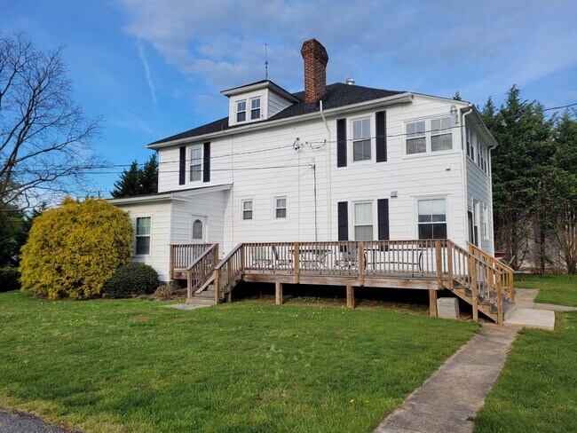 Building Photo - 2921 Churchville Rd