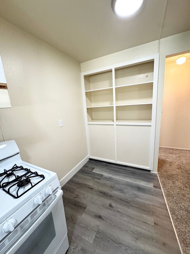 Building Photo - Move-In Special; Upstairs One Bedroom + Private Patio – SEE VIDEO