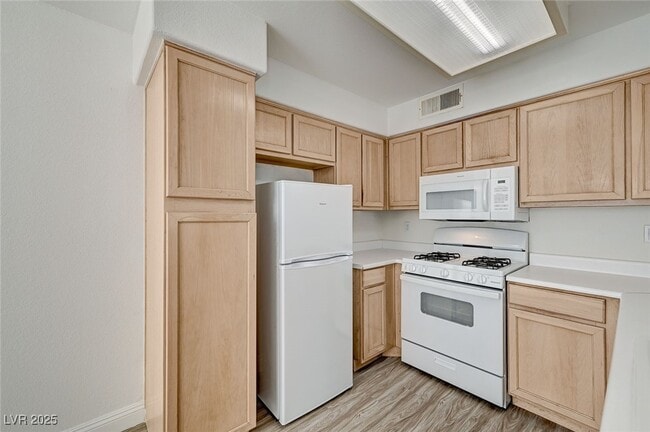 Foto del edificio - 3115 Casey Dr