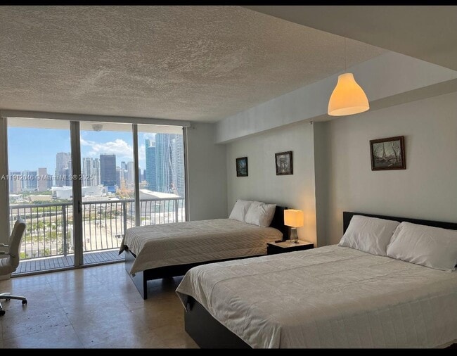 Foto del edificio - 1750 N Bayshore Dr