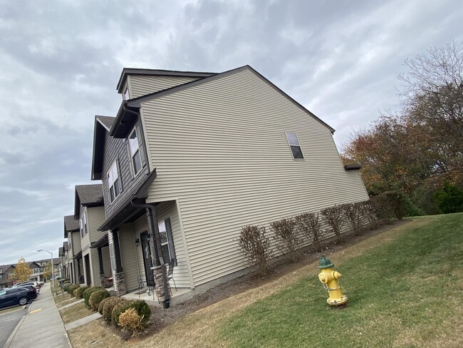 Building Photo - 5330 Tony Lama Ln