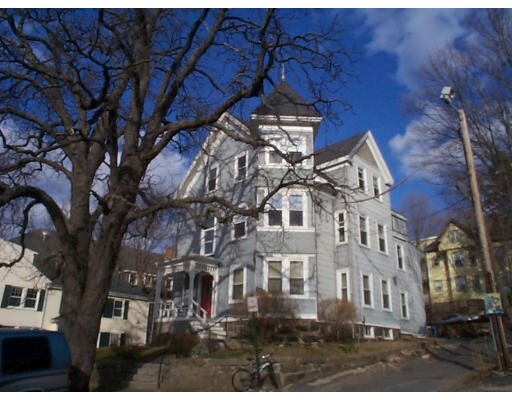 Building Photo - 19 Briscoe St