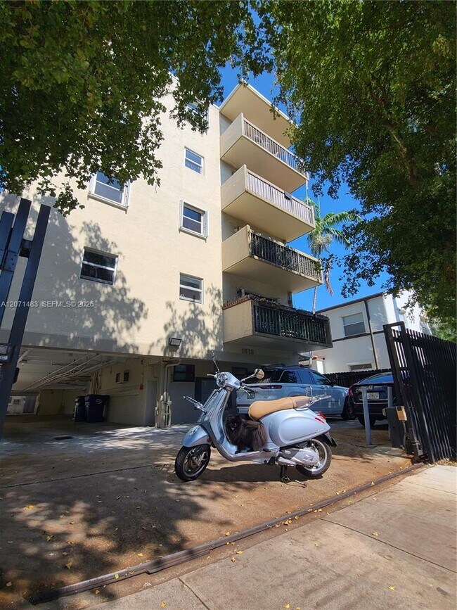 Foto del edificio - 1612 Jefferson Ave