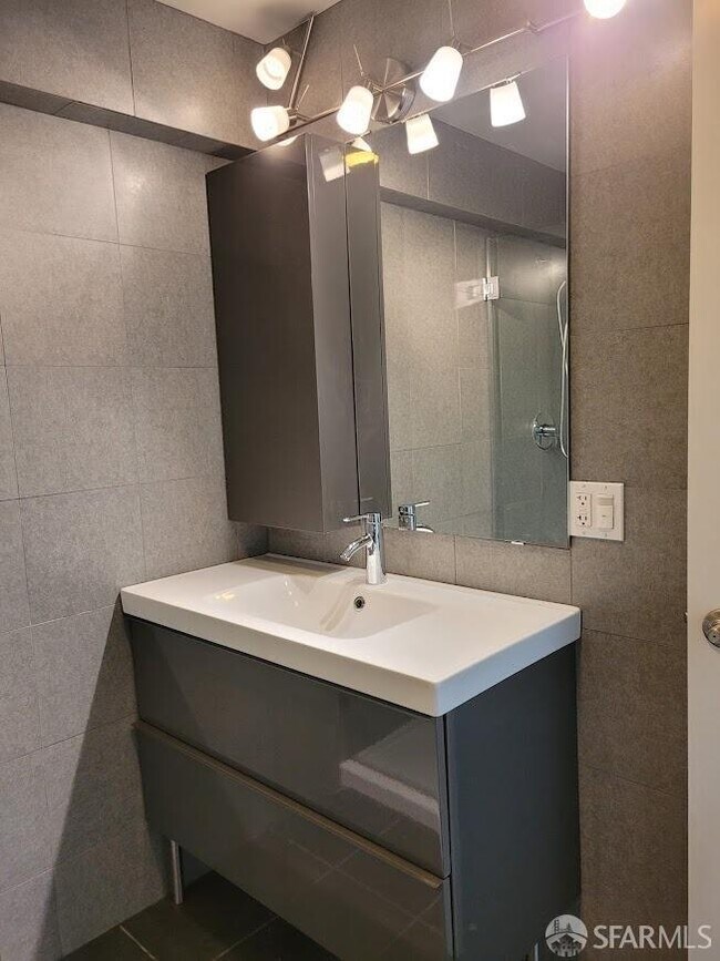 Building Photo - 44 Santa Elena Ave