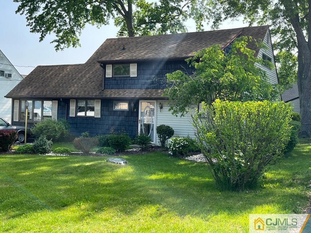 Primary Photo - 8 Farmbrook Dr