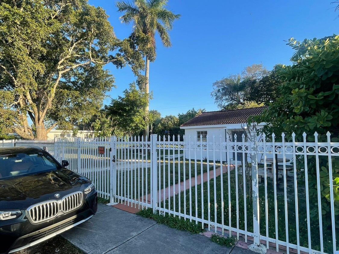 Primary Photo - 1362 NW 102nd St