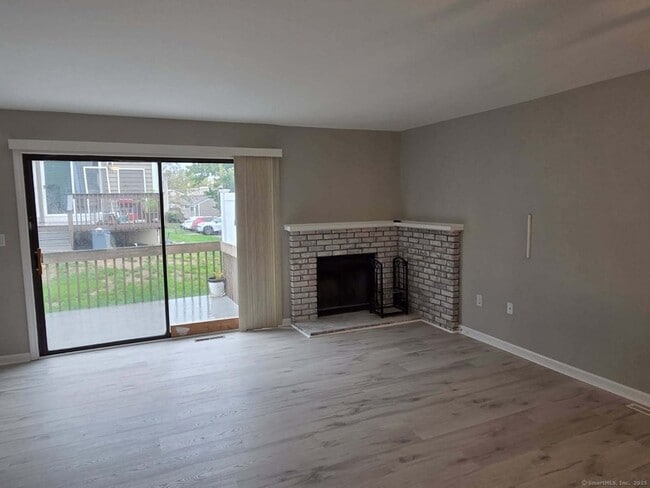Building Photo - 335 Monticello Dr
