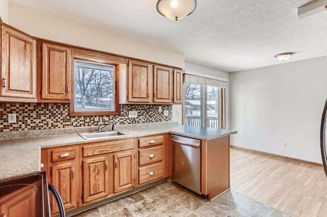 Foto del edificio - 3232 Independence Avenue North, New Hope, ...