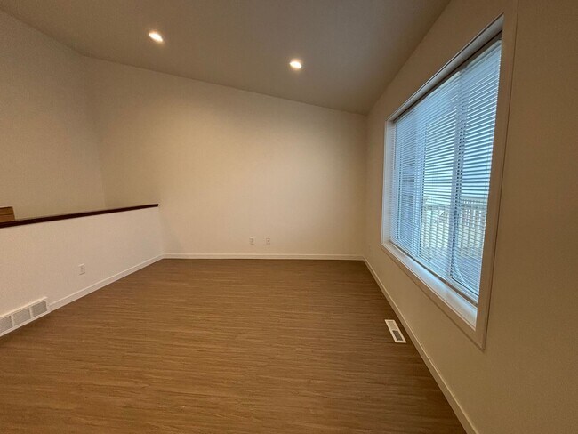 Foto del edificio - 3 Bed 3 Bath Townhome