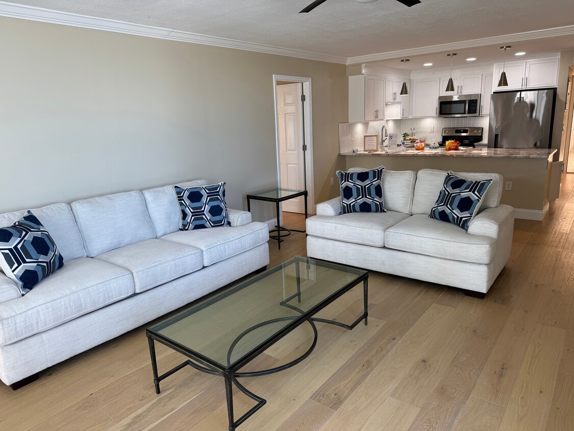 Main room and kitchen - 2947 S Atlantic Ave