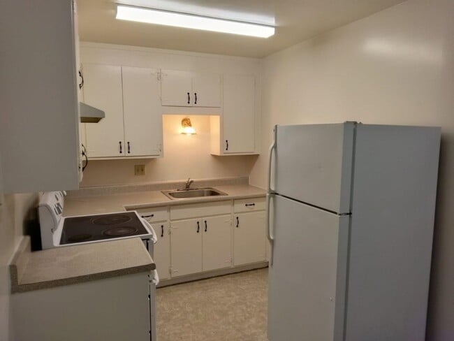 Foto del edificio - 2131 Stanton Ave