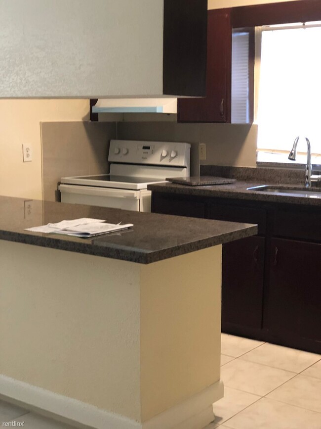 Foto del edificio - 3 br, 2 bath Duplex - 4240 Riverside Dr 42...