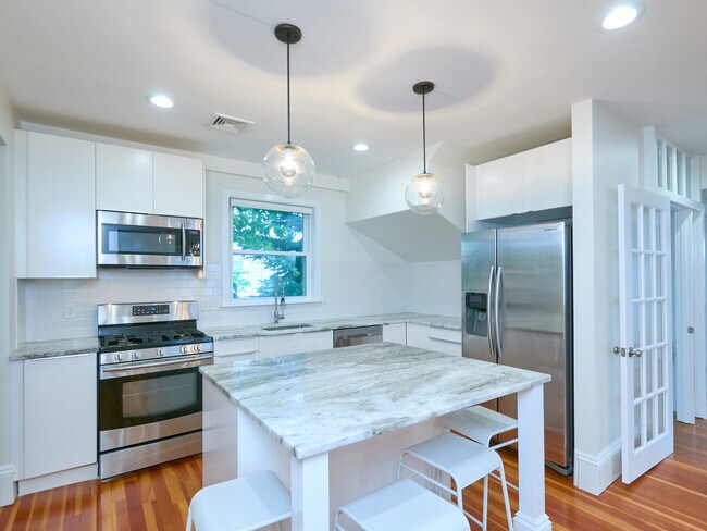 Kitchen - 63 PARKER STREET