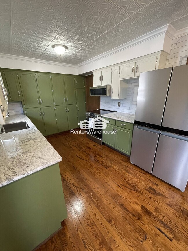 Foto del edificio - 3030 16th Ave NW