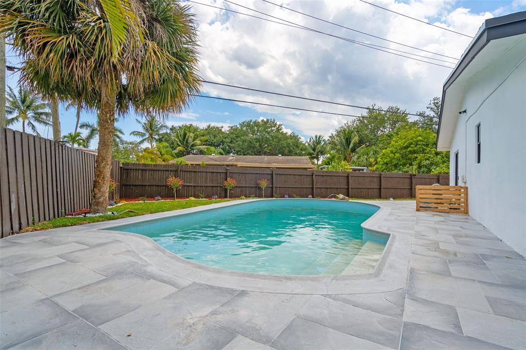 Foto principal - 3732 SW 16th St