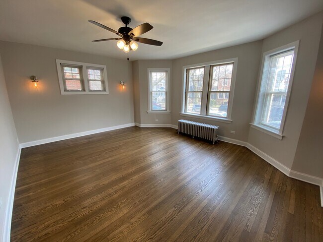 Foto del edificio - 5042 N Wolcott Ave