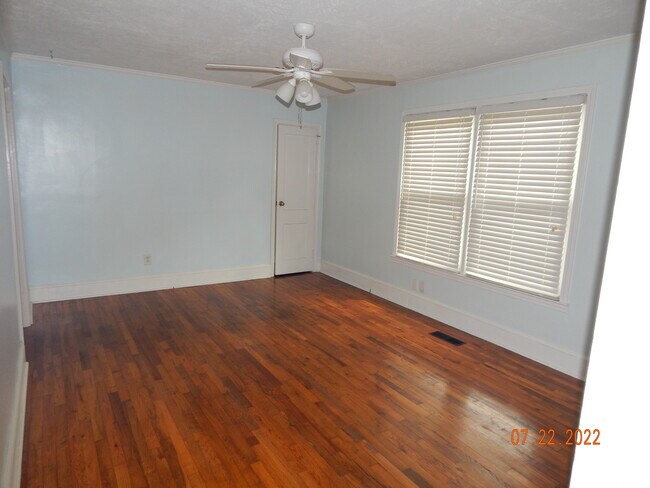 Building Photo - 1449 Mimosa Cir SE