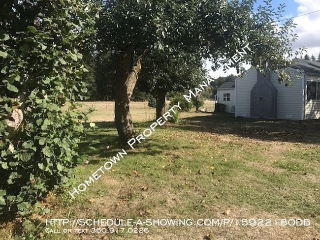 Building Photo - Farm house on 1.5 acres Available Now