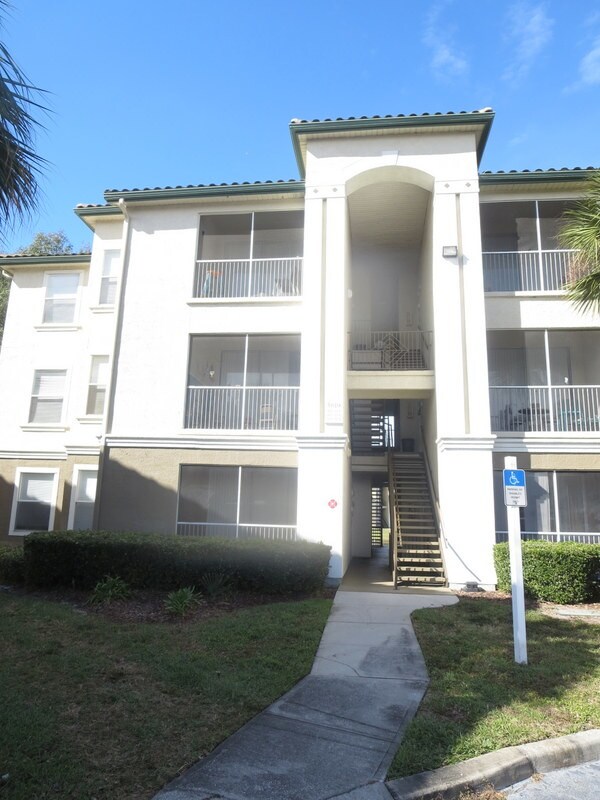 Foto del edificio - 5821 Legacy Crescent Pl