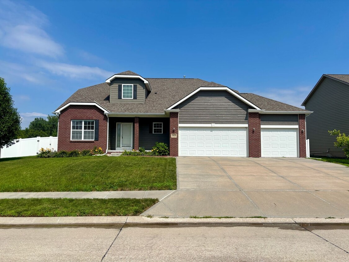 Photo - 2625 N 169th St – 4 Bed/3 Bath in Elkhorn School District | Granite Kitchen, 3-Car Garage, Fenced Ya